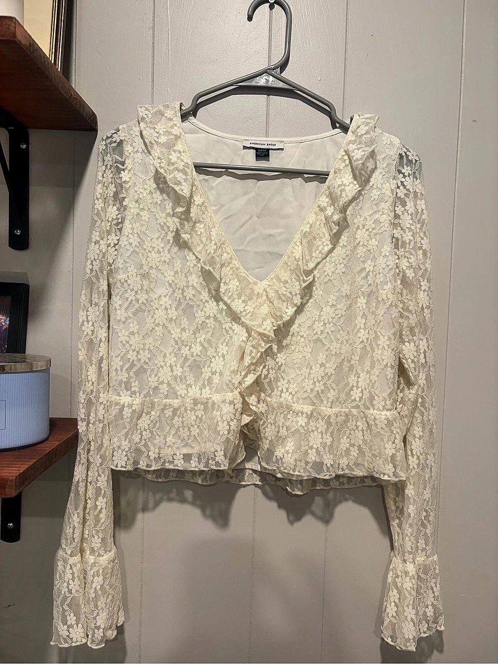 American Eagle Floral Lace Blouse in Cream Size Small